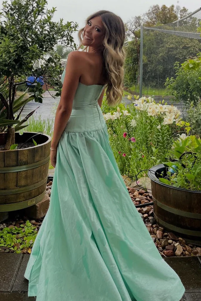 A-Line Strapless Scoop Neck Pleats Satin Empire-Waist Prom Dress
