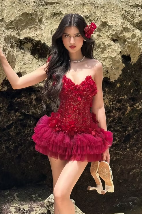 Burgundy Strapless 3D Floral Beaded Homecoming Mini Dress with Tulle