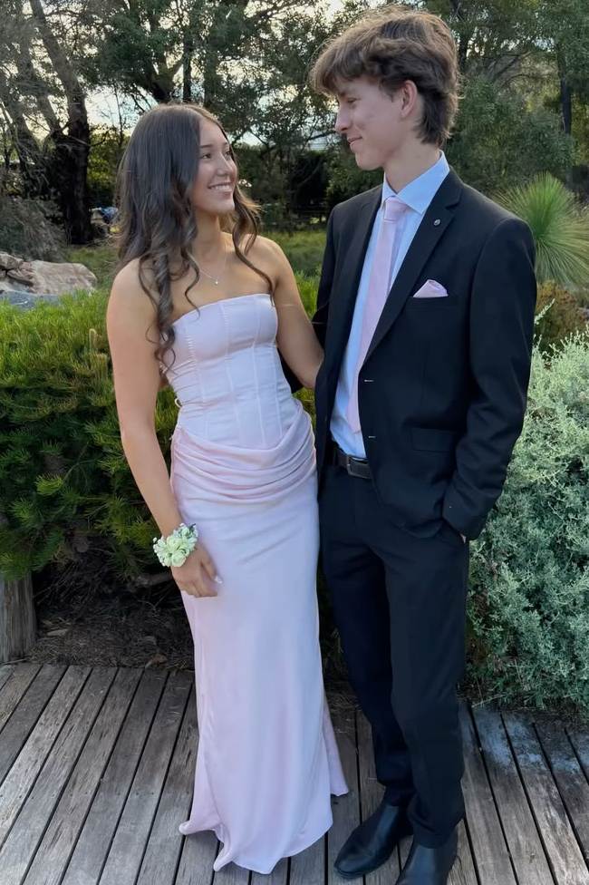 Classy Strapless Pleats Satin Sleeveless Fitted Long Formal Prom Dress