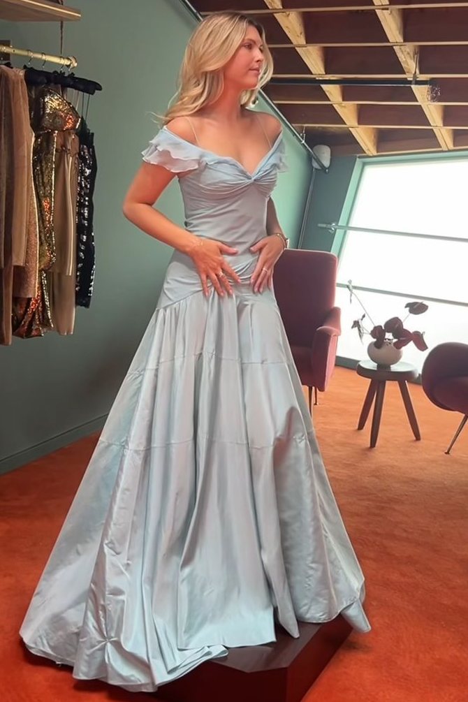 Elegant Off-Shoulder V-Neck Satin Pleated Prom Evening Dress with Train