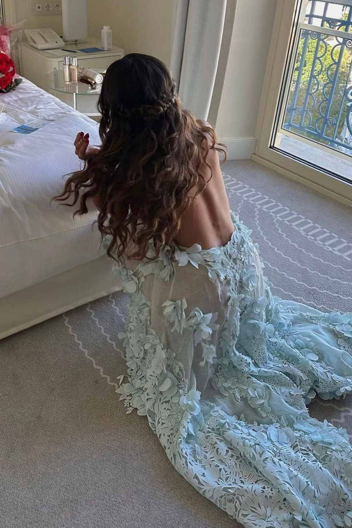 Gorgeous A-Line Halter Lace Appliques Sleeveless Long Prom Dress
