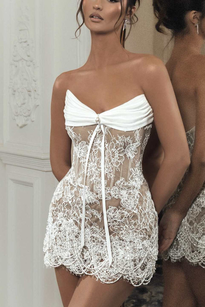 Gorgeous Strapless V-Neck Beads Lace Tight Homecoming Dress