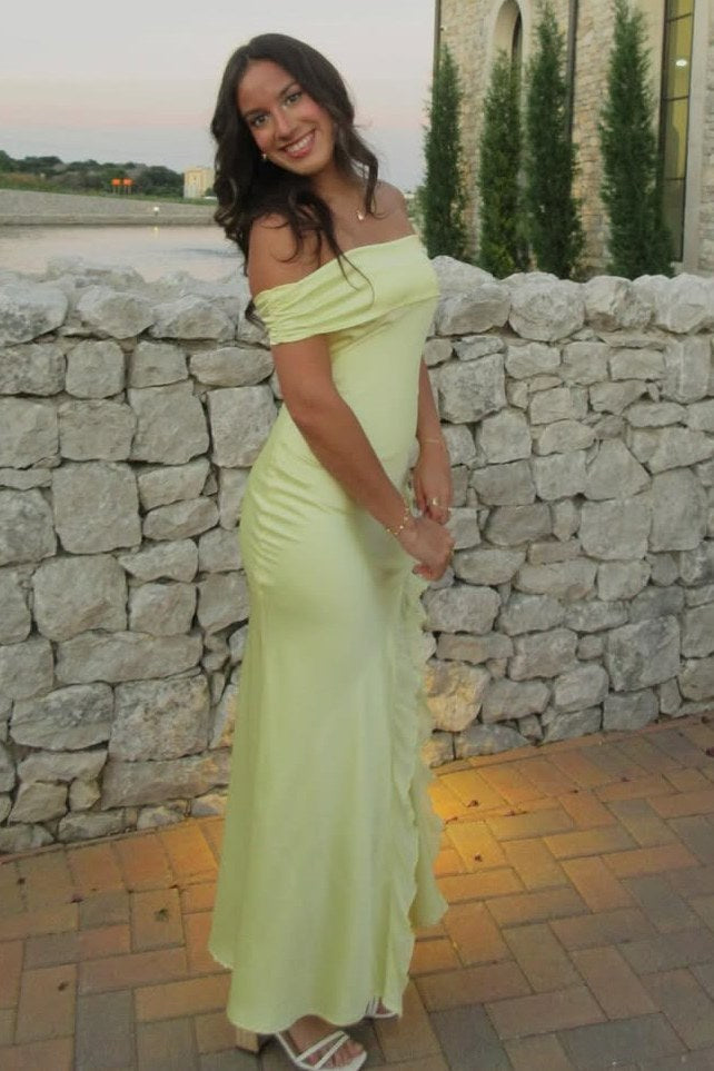 Off-Shoulder Elegant Yellow Pleats Ruffles Maxi Prom Dress with Slit