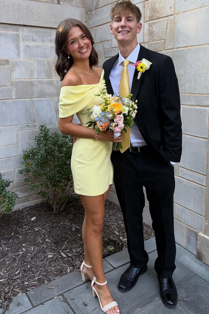 Off-Shoulder Yellow Bodycon Satin Pleats Mini Homecoming Dress