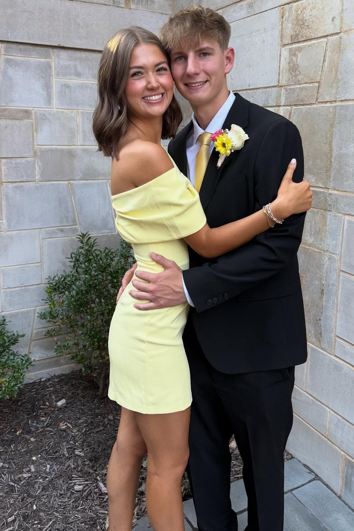 Off-Shoulder Yellow Bodycon Satin Pleats Mini Homecoming Dress