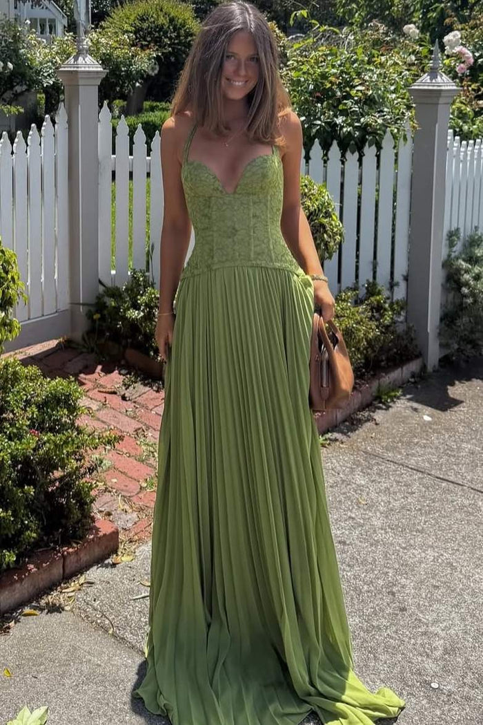Olive A-Line Halter V-Neck Appliques Empire-Waist Pleated Prom Dress