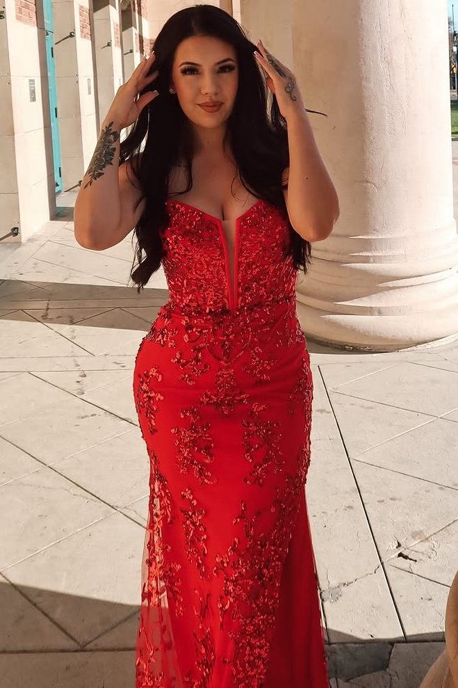 Red Spaghetti Straps V-Neck Mermaid Long Prom Dress with Appliques