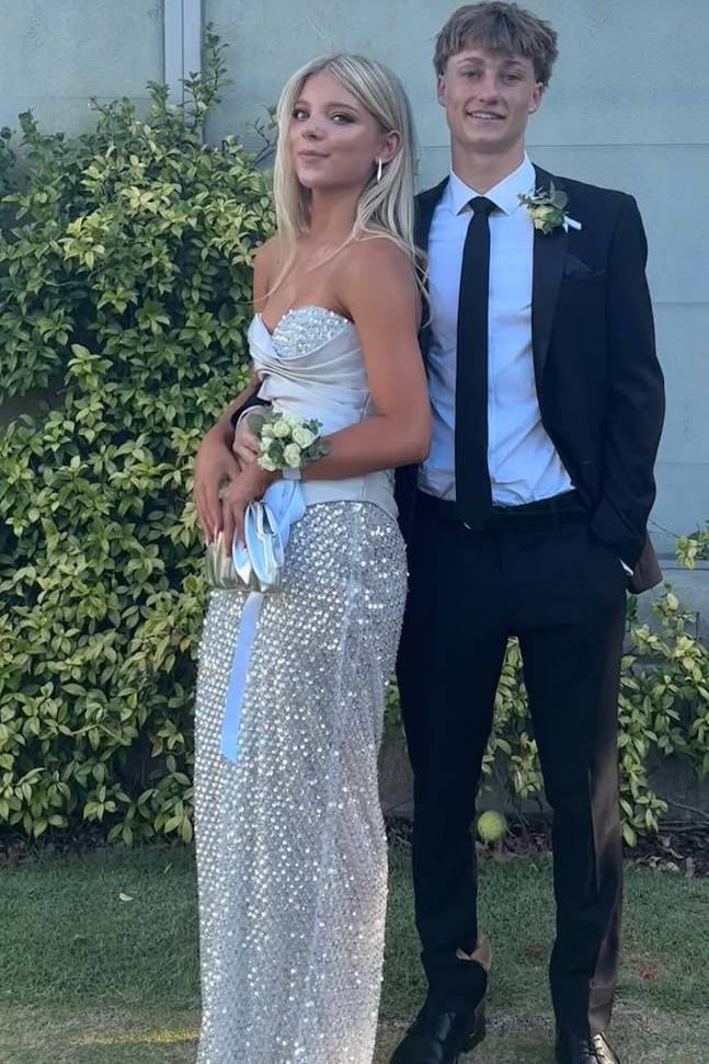 Strapless Sweetheart Pleats Sequined Sleeveless Long Prom Dress