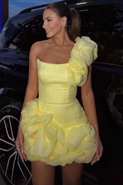 Unique One Shoulder Yellow Ruched Scoop Neck Bodycon Short Homecoming Dress
