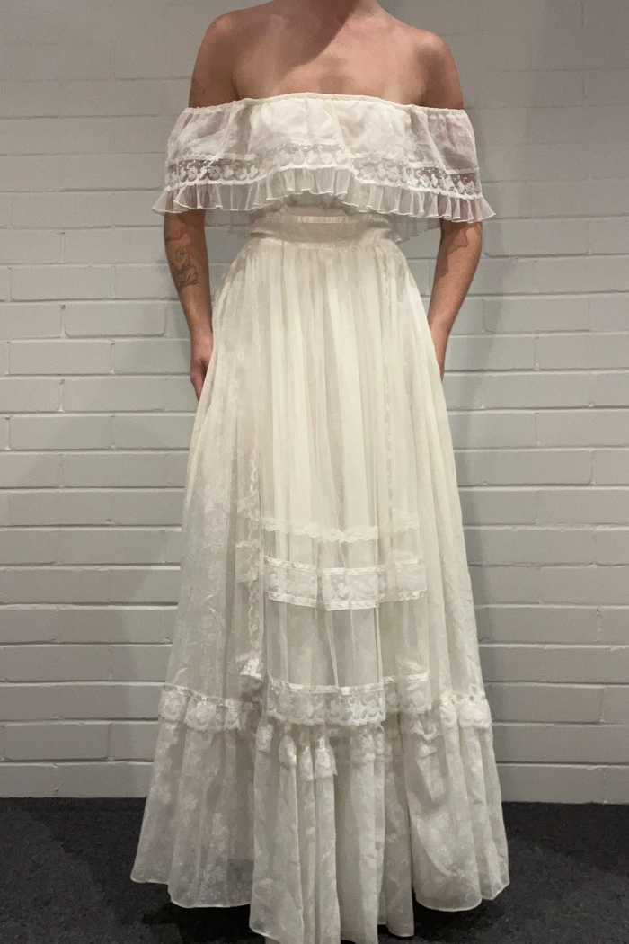Vintage Off-Shoulder A-Line Empire-Waist Elegant Lace Long Prom Dress