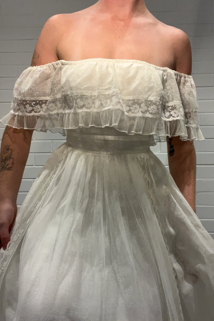 Vintage Off-Shoulder A-Line Empire-Waist Elegant Lace Long Prom Dress