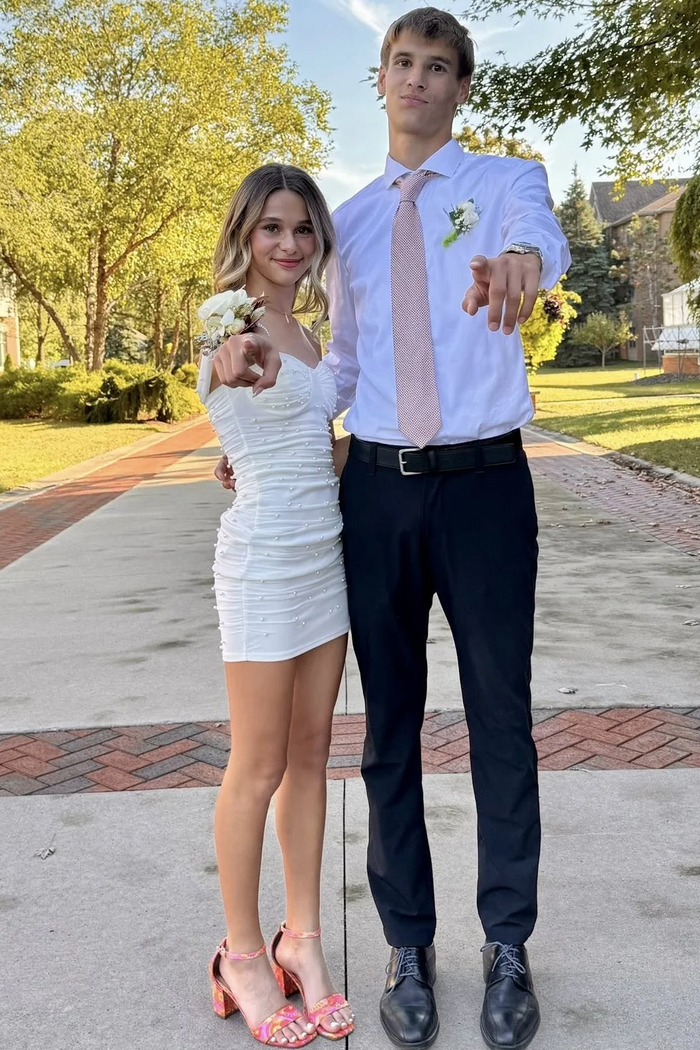 White Off-Shoulder Pearls Sweetheart Pleats Tight Short Homecoming Dress