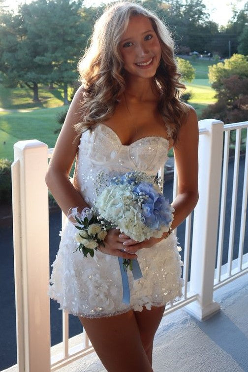 White Strapless Sweetheart A-Line Appliques Short Homecoming Dress with Sequins