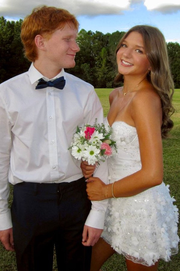 White Strapless Sweetheart A-Line Appliques Short Homecoming Dress with Sequins