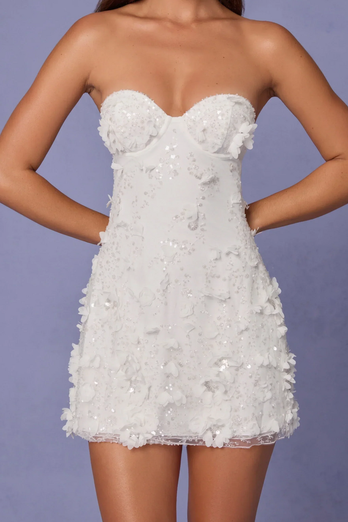 White Strapless Sweetheart A-Line Appliques Short Homecoming Dress with Sequins