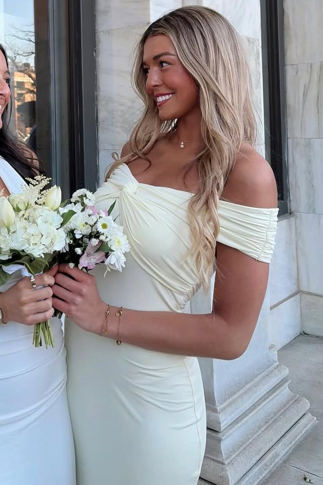 Yellow Off-Shoulder Twist Pleats Satin Fitted Long Prom Party Dress