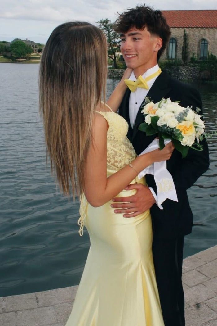 Yellow Spaghetti Straps V-Neck Mermaid Prom Dress with Appliques