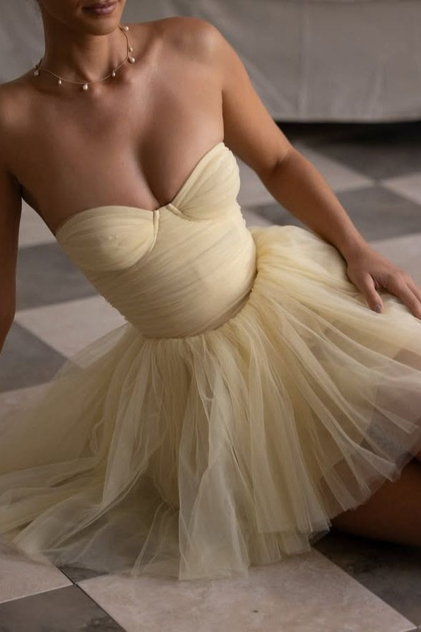 Yellow Strapless A-Line Sweetheart Pleats Empire-Waist Tulle Short Homecoming Dress