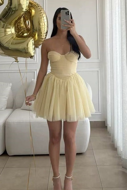 Yellow Strapless A-Line Sweetheart Pleats Empire-Waist Tulle Short Homecoming Dress