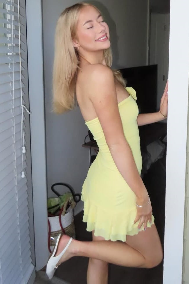 Yellow Strapless Scoop Neck Ruffles Short Homecoming Party Dress